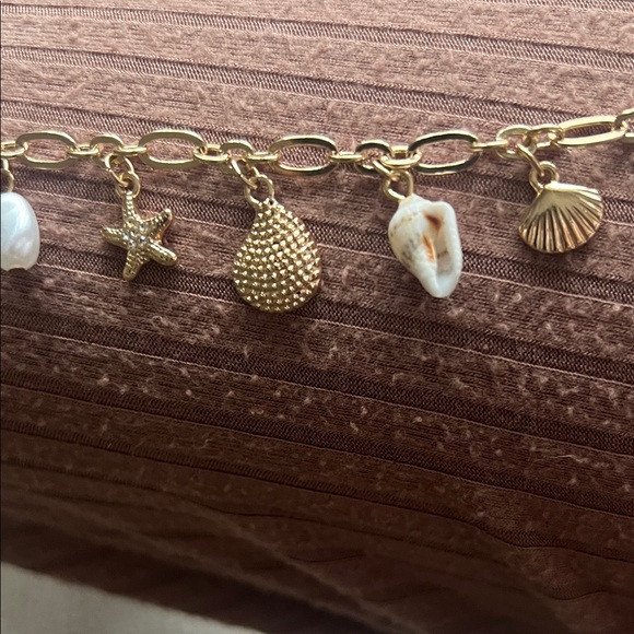 Jewelry - Gold Tone sea shell Charm Bracelet - Women Jewelry